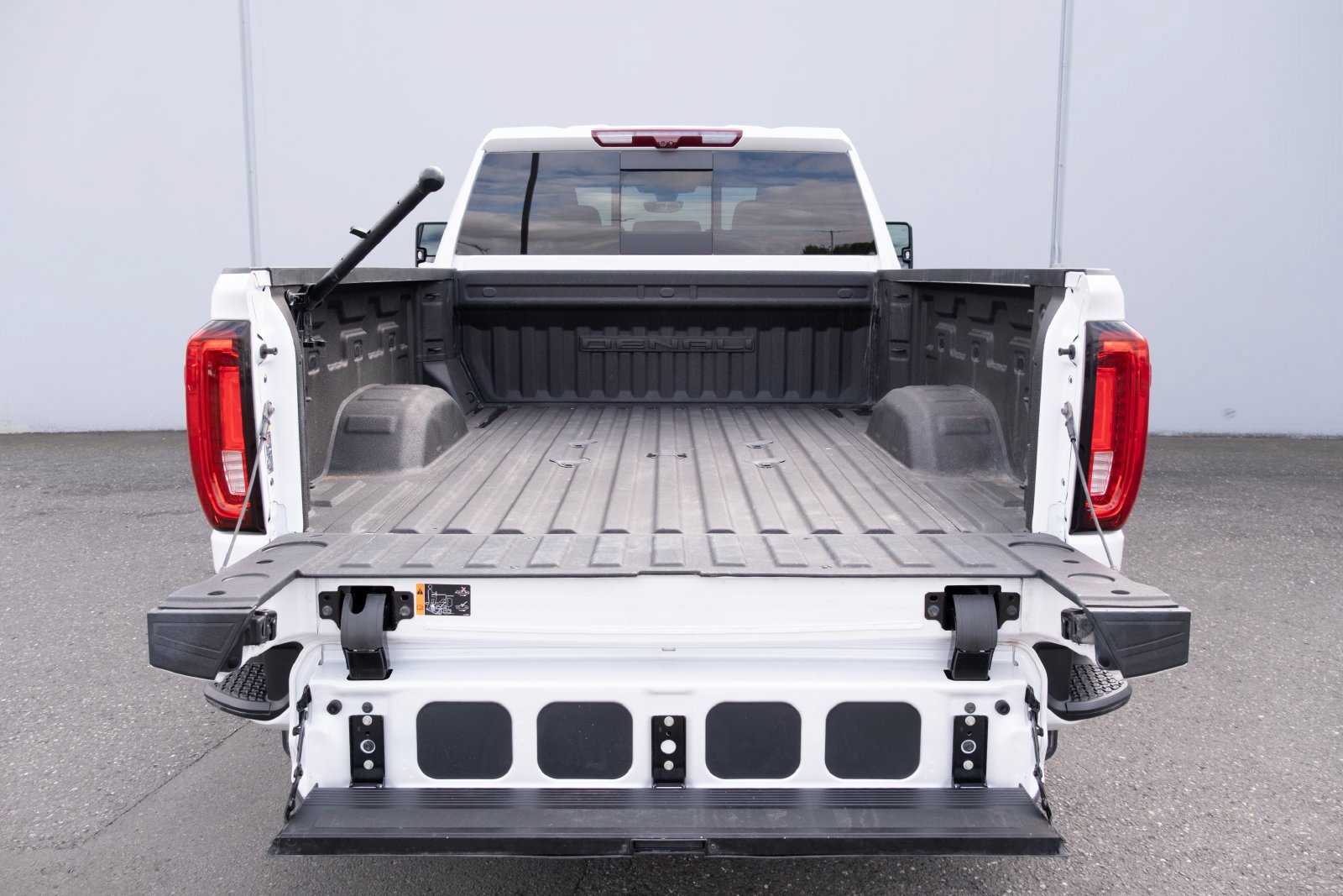 Used 2023 GMC Sierra 3500 Denali w/ Denali Ultimate Package AWD/4WD image 29