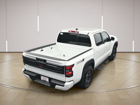 Certified 2025 Nissan Frontier Pro-X RWD image 33