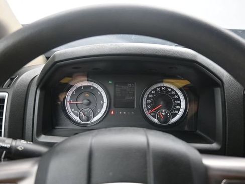 Used 2022 RAM 1500 Classic SLT AWD/4WD image 18