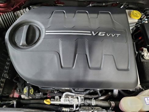 Used 2021 Jeep Cherokee Limited image 30