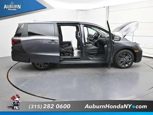 New 2026 Honda Odyssey Touring image 39