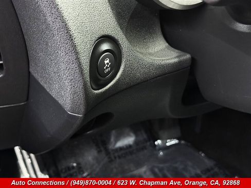 Used 2020 Nissan 370Z Coupe RWD image 17