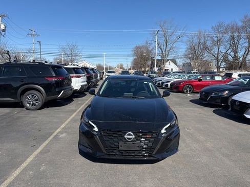 New 2025 Nissan Altima 2.5 SR image 8