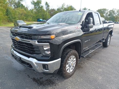 Used 2024 Chevrolet Silverado 2500 LT w/ Convenience Package AWD/4WD image 7