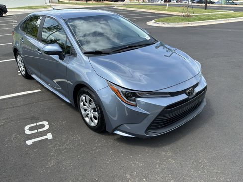 Used 2025 Toyota Corolla LE FWD image 2