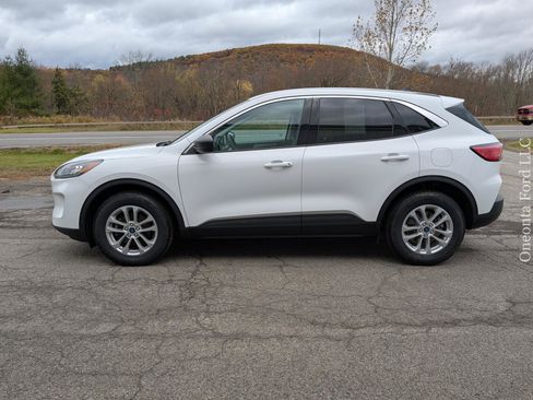 Used 2022 Ford Escape SE w/ Convenience Package image 2