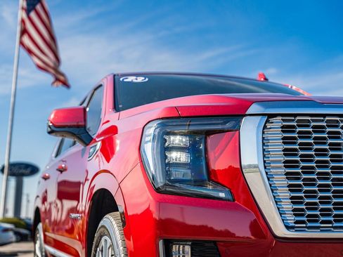 Used 2023 GMC Yukon Denali image 10