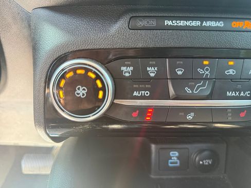 Used 2022 Ford Escape SE w/ Cold Weather Package AWD/4WD image 23