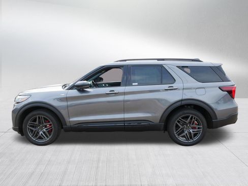 Used 2025 Ford Explorer ST-Line w/ Premium Package AWD/4WD image 4