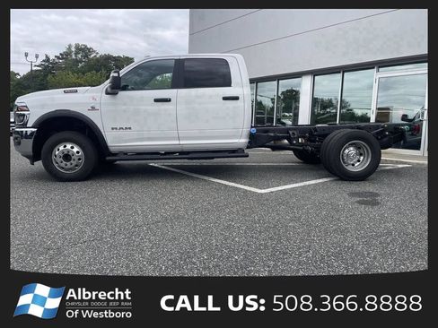 New 2026 RAM 3500 Big Horn AWD/4WD image 3