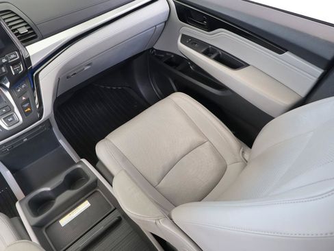 Used 2018 Honda Odyssey Elite image 18