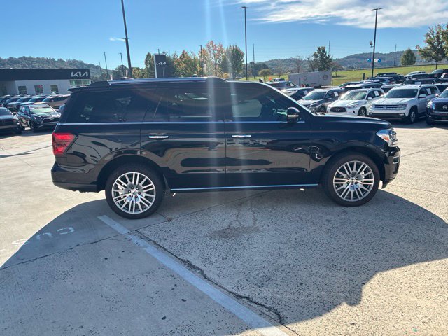 Used 2023 Ford Expedition Limited RWD image 42