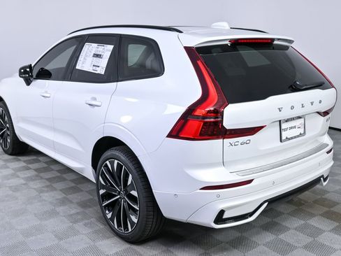 Used 2026 Volvo XC60 B5 Ultra w/ Protection Package Premier AWD/4WD image 4