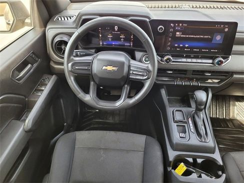 Used 2023 Chevrolet Colorado W/T image 18