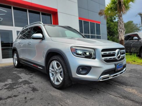 Used 2020 Mercedes-Benz GLB 250 4MATIC image 3