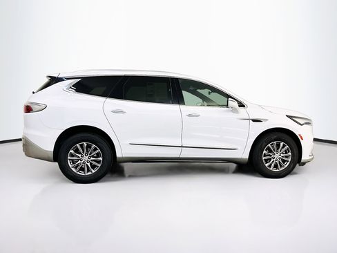 Used 2024 Buick Enclave Premium AWD/4WD image 10