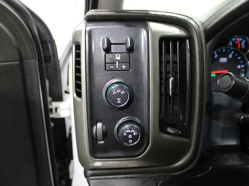 Used 2019 Chevrolet Silverado 2500 High Country w/ Duramax Plus Package image 9