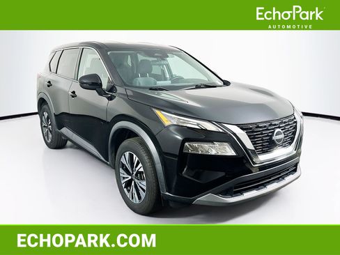 Used 2022 Nissan Rogue SV FWD image 1