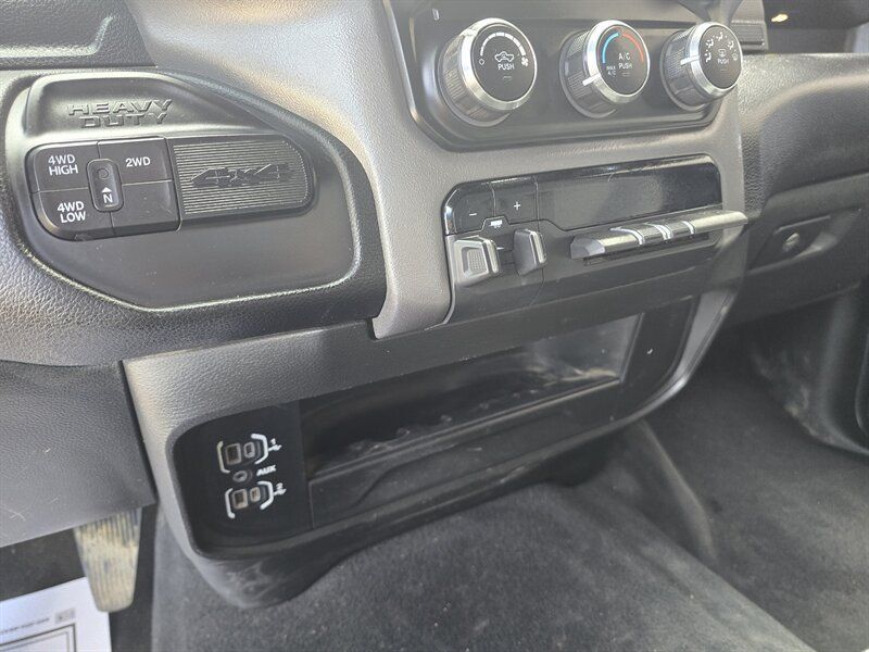 Used 2024 RAM 3500 Big Horn AWD/4WD image 23