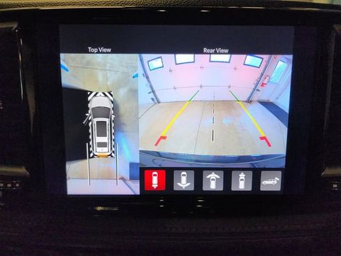 Used 2025 Chrysler Pacifica Pinnacle FWD image 31