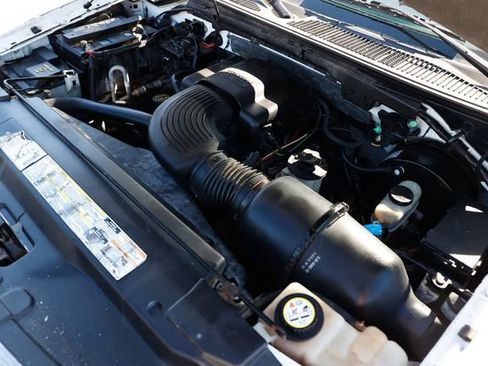 Used 2002 Ford Expedition XLT image 49