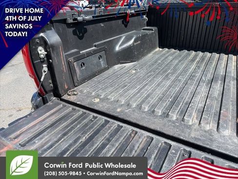 Used 2017 Toyota Tacoma TRD Off-Road w/ Premium & Technology Package AWD/4WD image 31