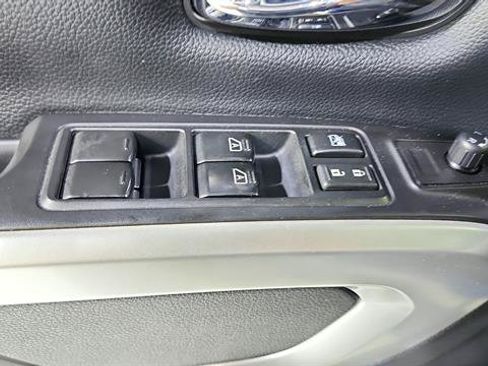 Used 2017 Nissan Titan SV RWD image 20