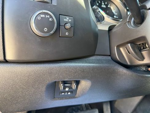 Used 2013 GMC Sierra 2500 SLE w/ SLE Preferred Package AWD/4WD image 17