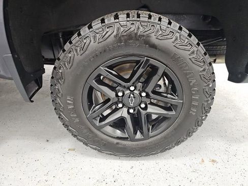 Used 2024 Chevrolet Silverado 1500 Custom Trail Boss AWD/4WD image 10
