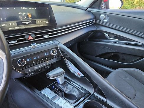 Used 2023 Hyundai Elantra SEL w/ Convenience Package image 19