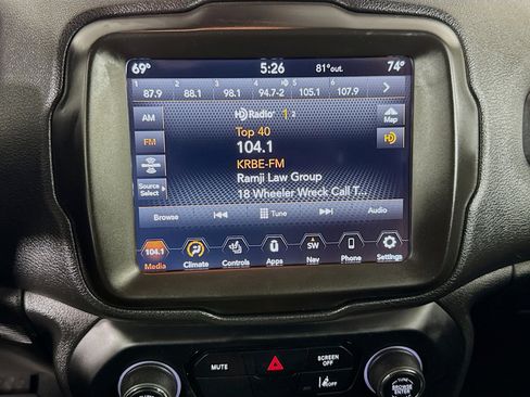 Used 2022 Jeep Renegade Limited w/ Sun, Sound & Wheels Group image 17