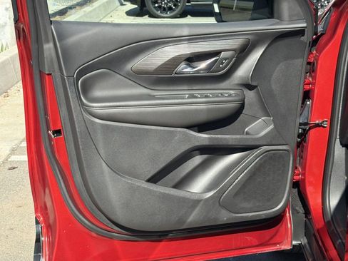 Used 2023 GMC Terrain SLE w/ Elevation Edition image 16