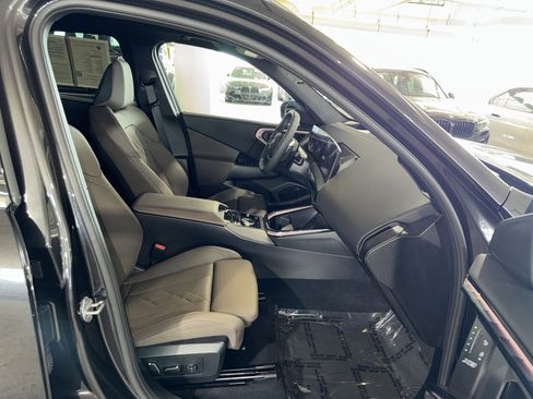 Used 2025 BMW X3 xDrive30i w/ Premium Package image 11