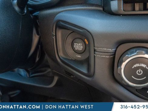 Used 2024 Jeep Wrangler Unlimited Rubicon image 12