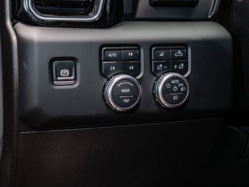 Used 2024 GMC Sierra 3500 Denali Ultimate image 22