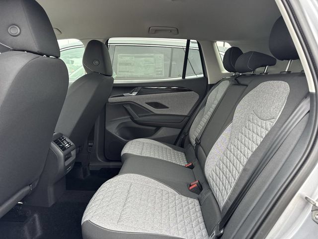 Used 2026 Volkswagen Tiguan S FWD image 9