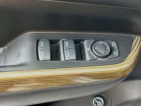 Used 2023 GMC Acadia SLE w/ Driver Convenience Package image 24