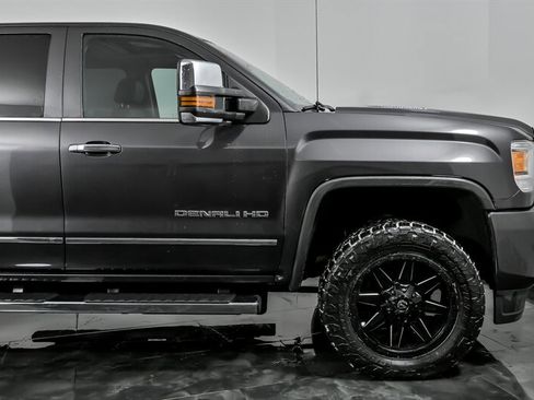 Used 2016 GMC Sierra 3500 Denali w/ Duramax Plus Package image 11
