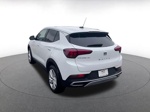 Used 2025 Buick Encore GX Preferred FWD image 11