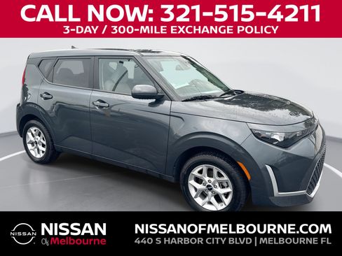 Used 2025 Kia Soul LX w/ LX Technology Package FWD image 1