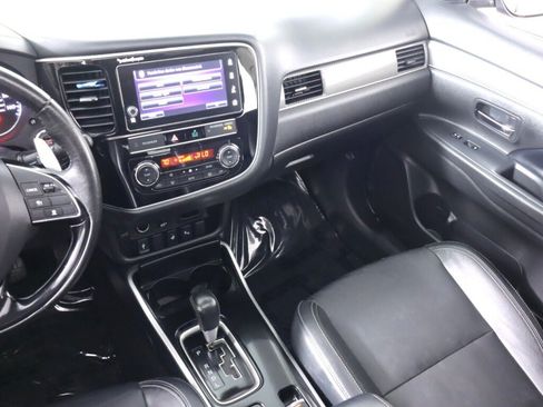 Used 2019 Mitsubishi Outlander GT AWD/4WD image 36