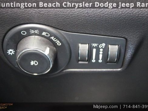 Used 2023 Jeep Compass Latitude image 20
