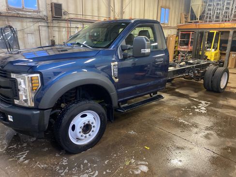 Used 2019 Ford F550 2WD Regular Cab Super Duty image 2