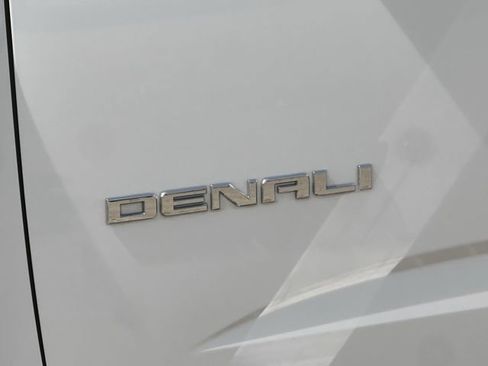 Used 2020 GMC Canyon Denali RWD image 10