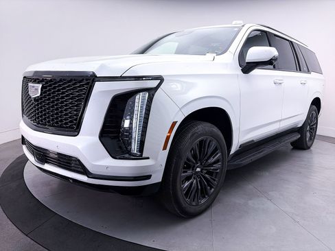 Used 2025 Cadillac Escalade ESV Sport w/ LPO, ONYX Package AWD/4WD image 14