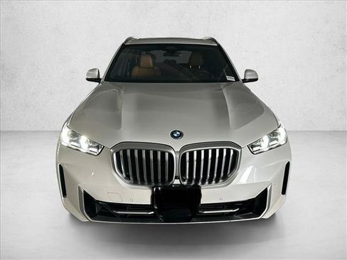Used 2026 BMW X5 xDrive50e AWD/4WD image 2