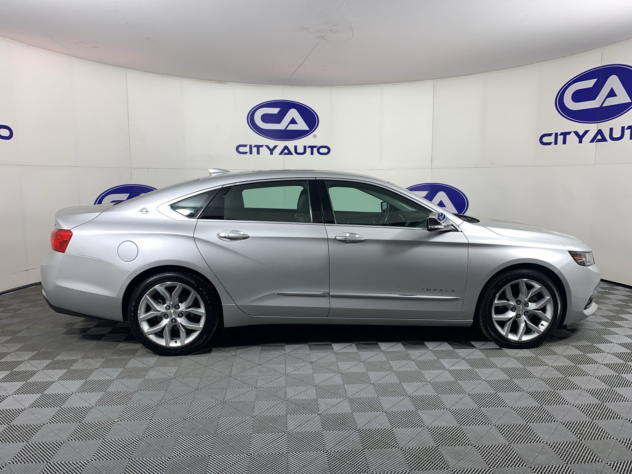 Used 2020 Chevrolet Impala Premier FWD image 2