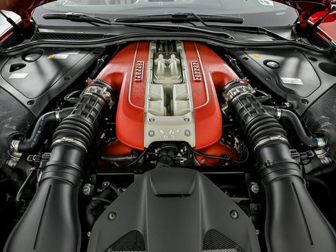 Used 2021 Ferrari 812 GTS image 18