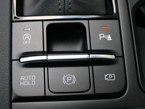New 2026 Kia K5 LXS FWD image 32