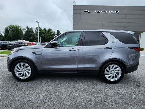 Certified 2024 Land Rover Discovery S image 5